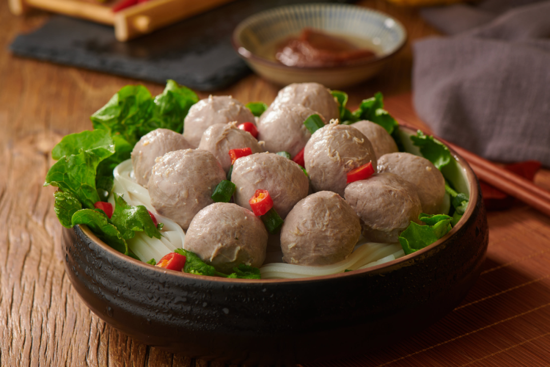 【綠博會(huì)動(dòng)態(tài)】潮汕牛肉火鍋界“領(lǐng)頭?！卑撕侠飬⒄沽料嗟谄邔蒙钲诰G博會(huì)