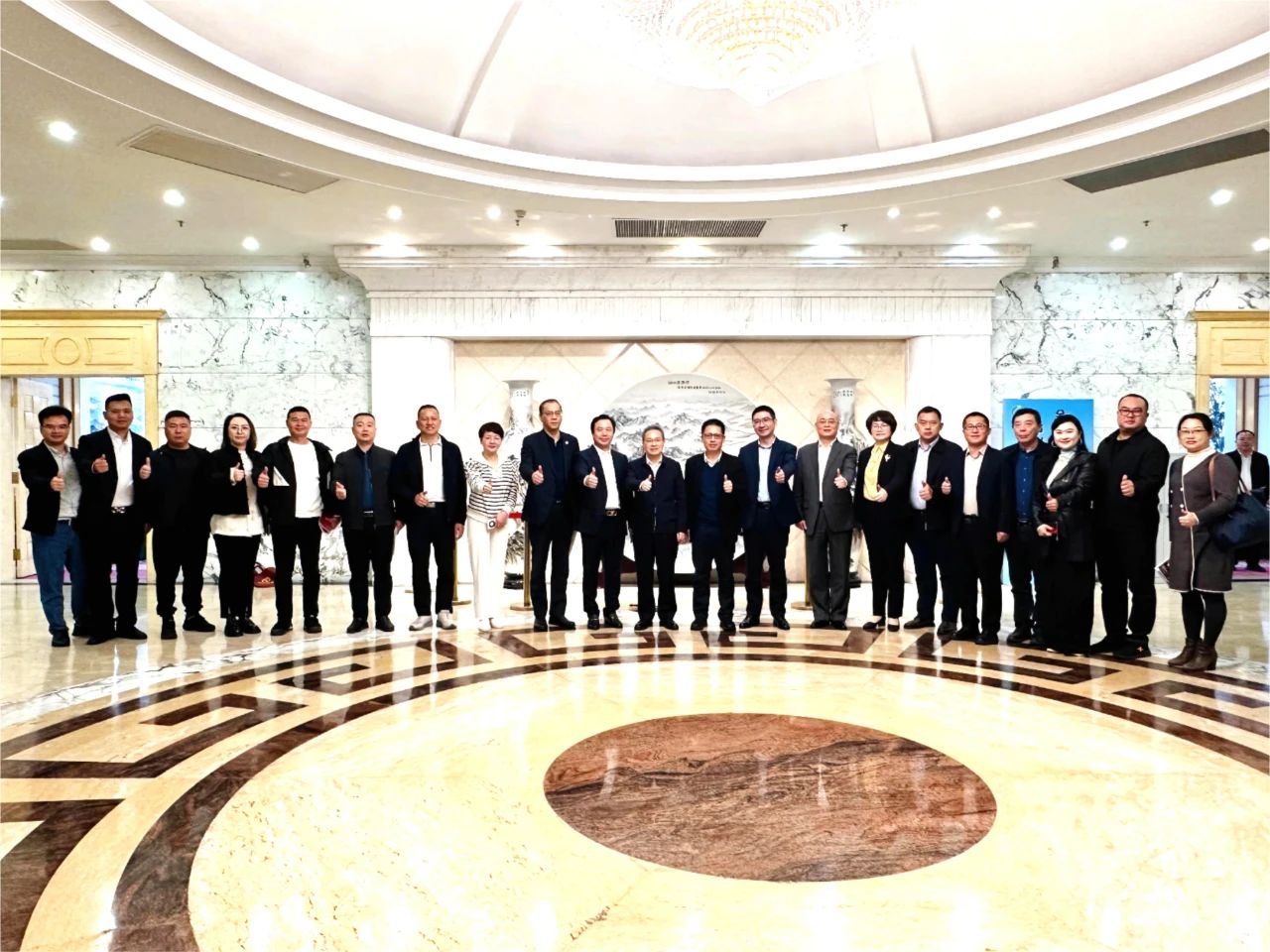 【協(xié)會(huì)動(dòng)態(tài)】市工商聯(lián)組織企業(yè)家赴汕頭、潮州參加“百會(huì)助百縣 萬企興萬村” 暨助力產(chǎn)業(yè)轉(zhuǎn)移投資考察活動(dòng)